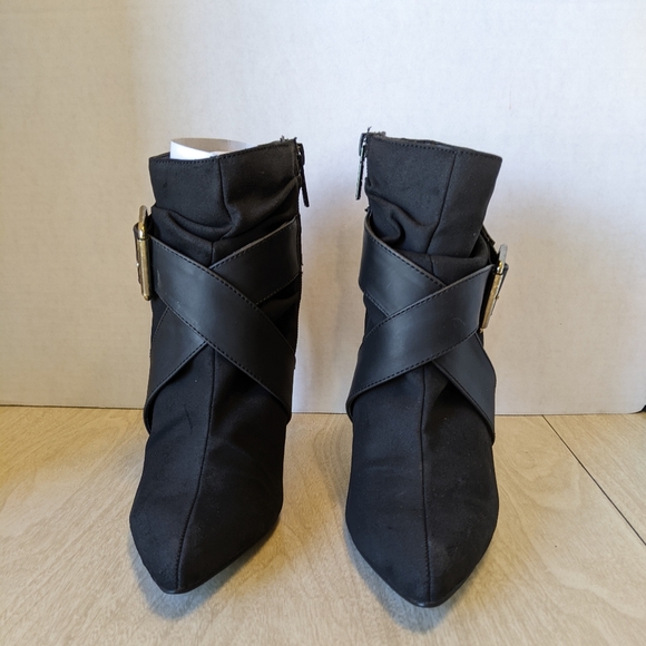 Michael Antonio Joyanna Black Buckle Strap Booties size 8.5 - Picture 6 of 10